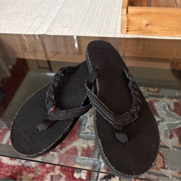 Rainbow Black Sandals Sleek Durable Design - Picture 1 of 10